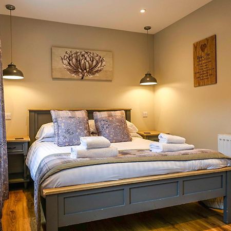 Bluebell Lodge 24 With Hot Tub Newton Stewart Dış mekan fotoğraf